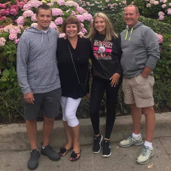 Meet your Posher, Carol - Picture 1 of 1